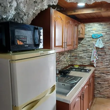 Hébergement de vacances Casa Cueva A Orilla Del Mar Brisas Del Mar *